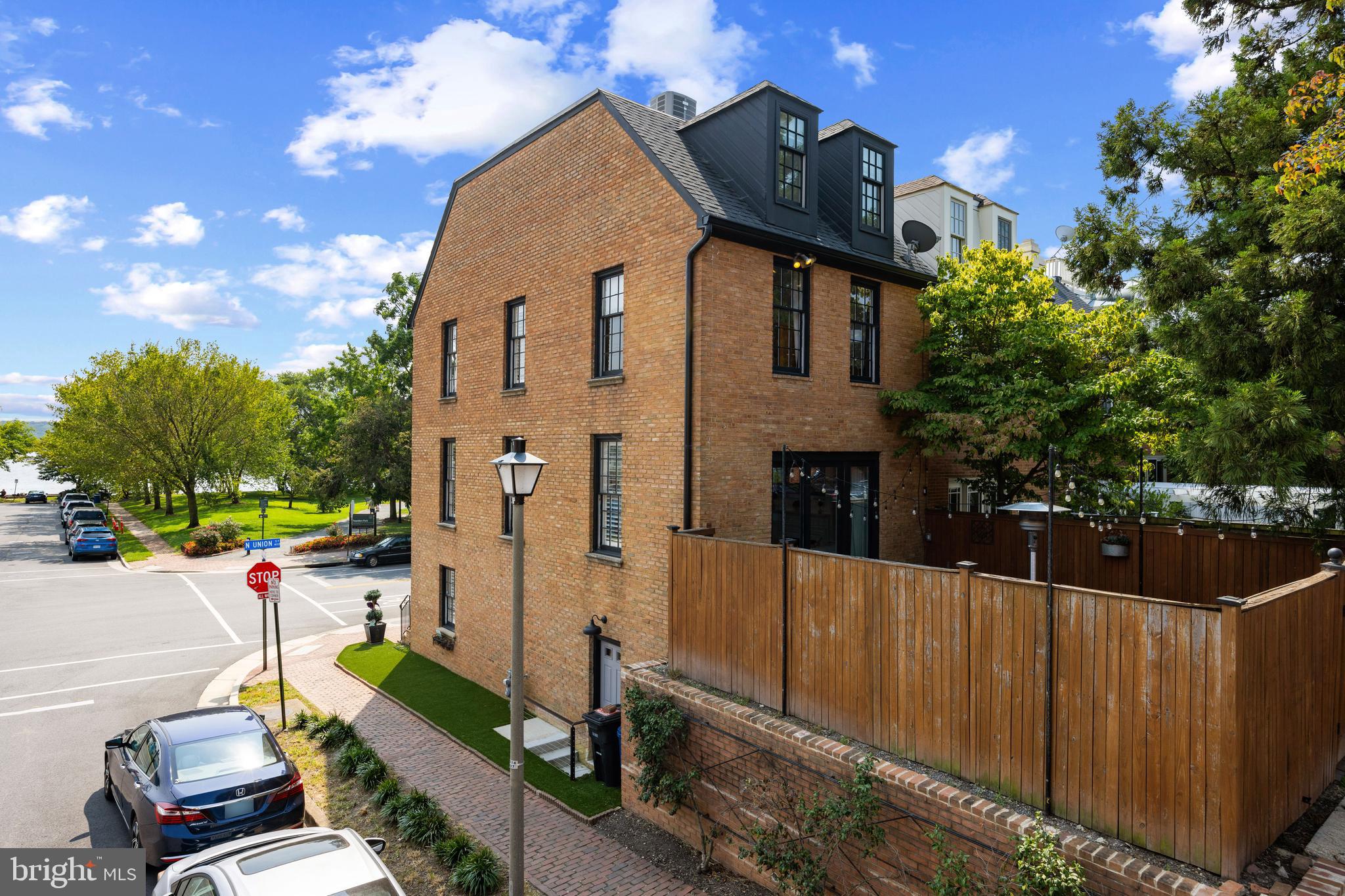 430 N UNION STREET
