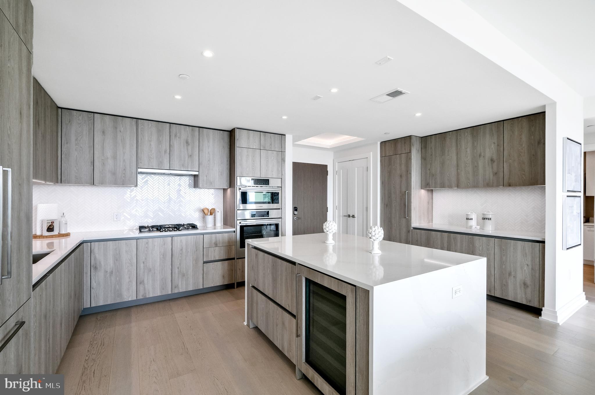 1201 N Royal St #604