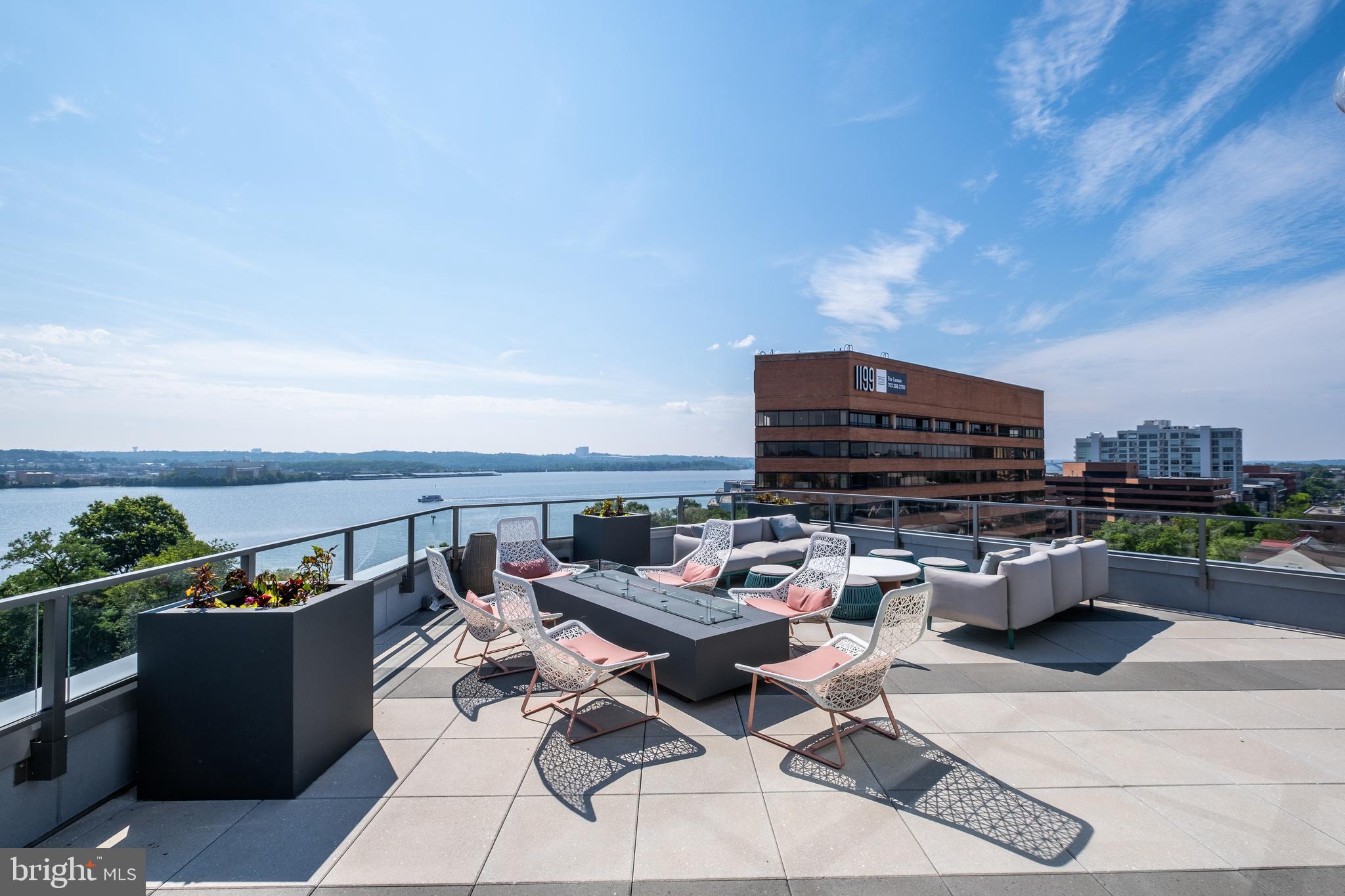 1201 N Royal St #604
