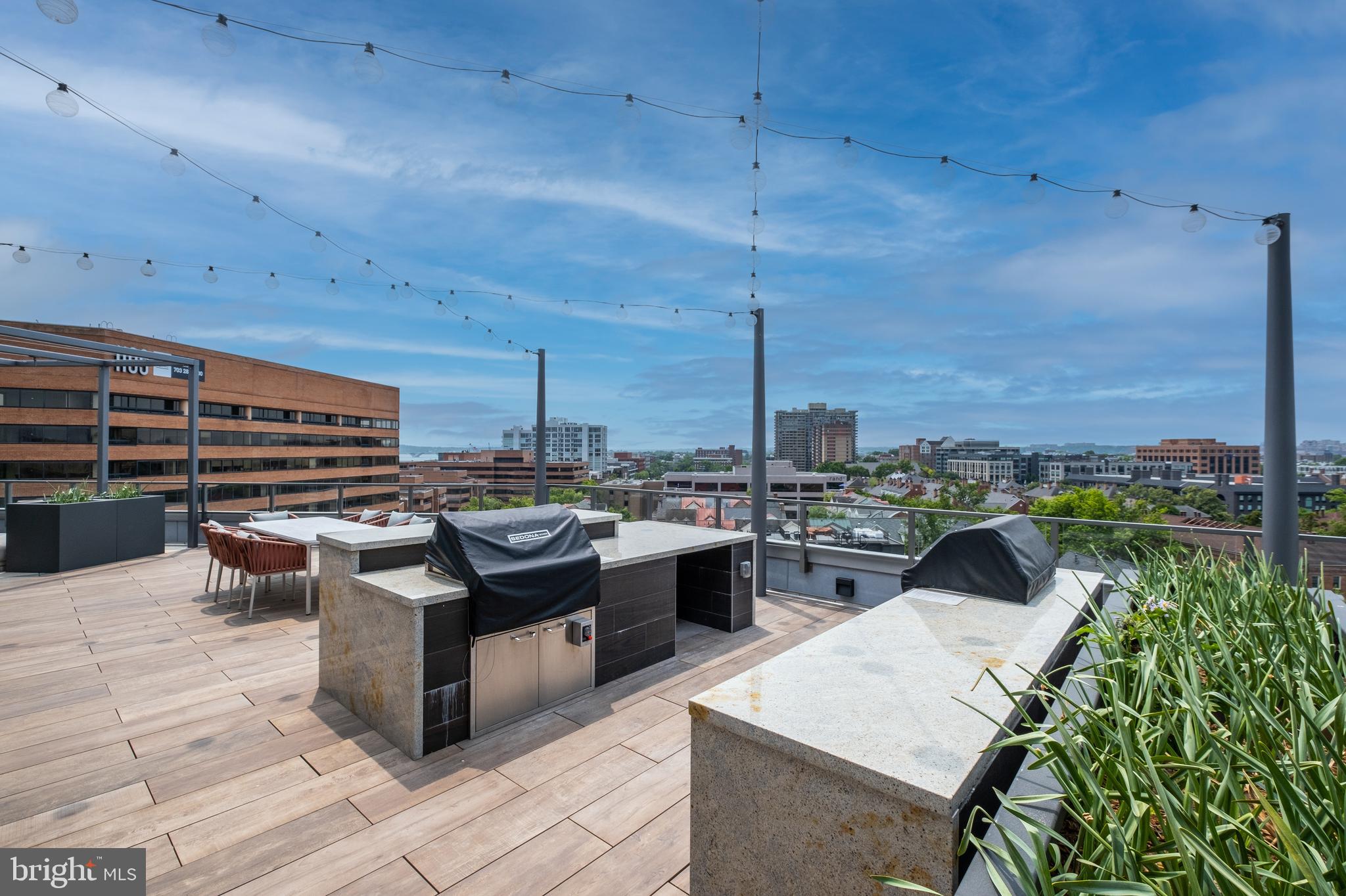 1201 N Royal St #604