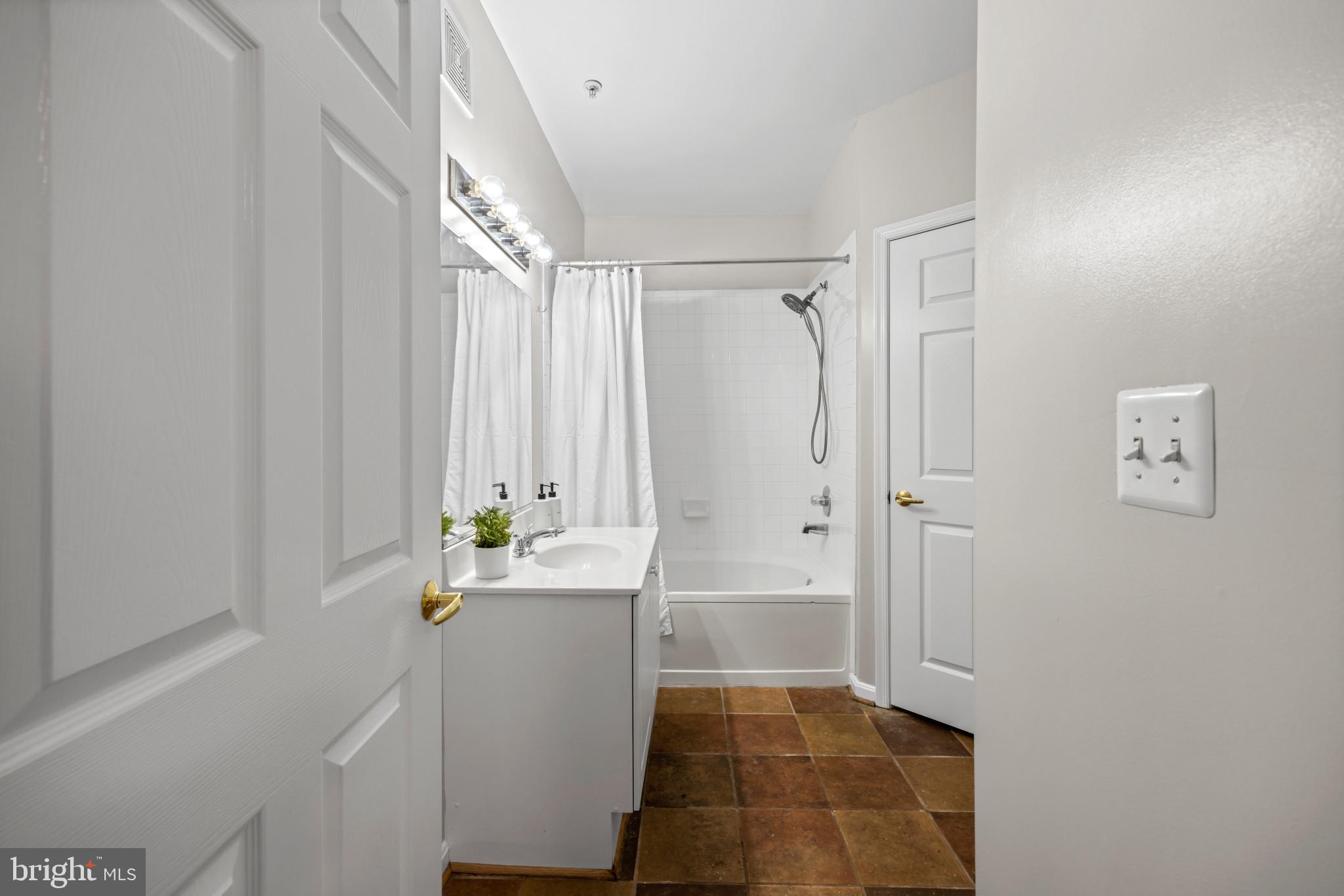 4561 Strutfield LANE Unit: 3113