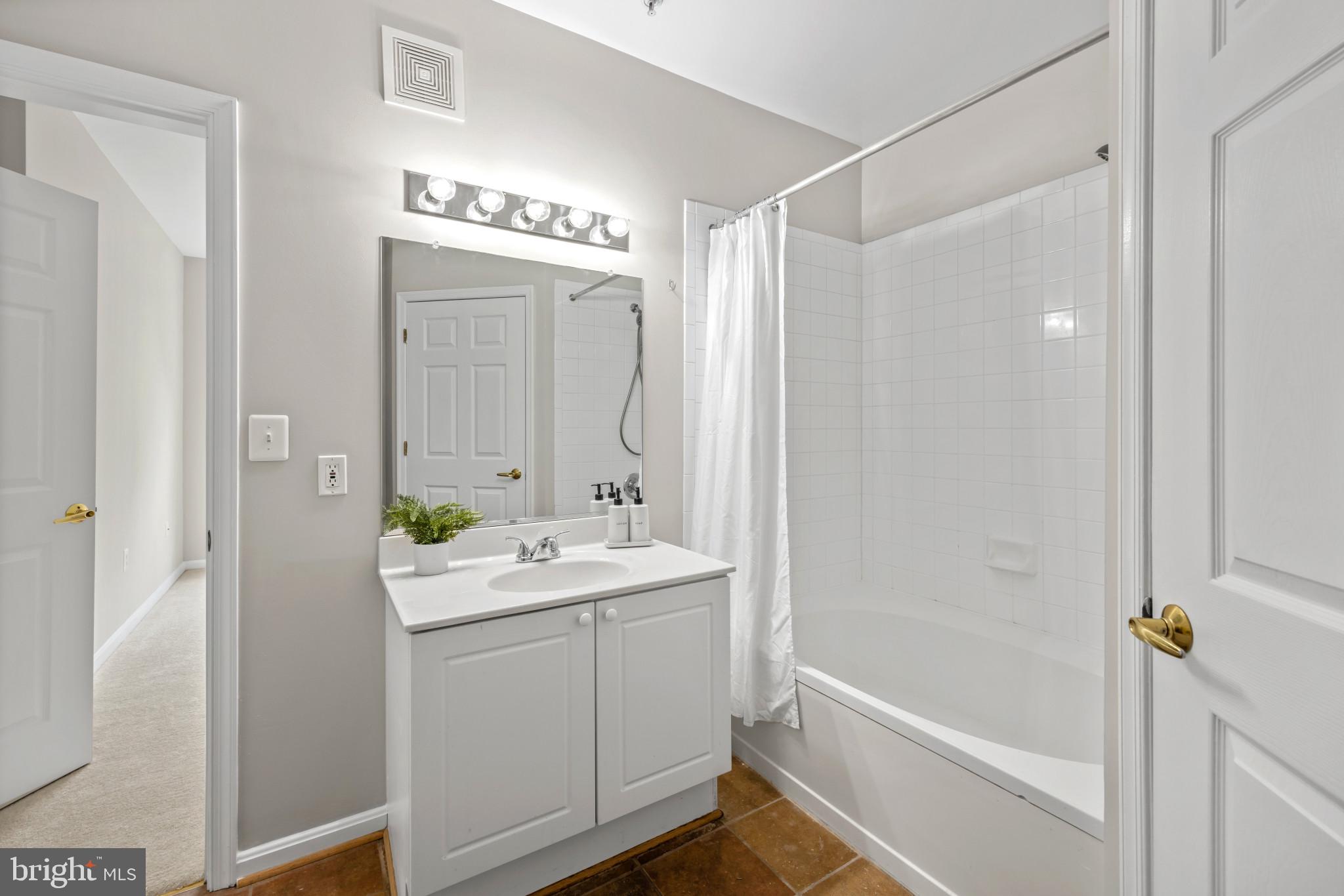 4561 Strutfield LANE Unit: 3113