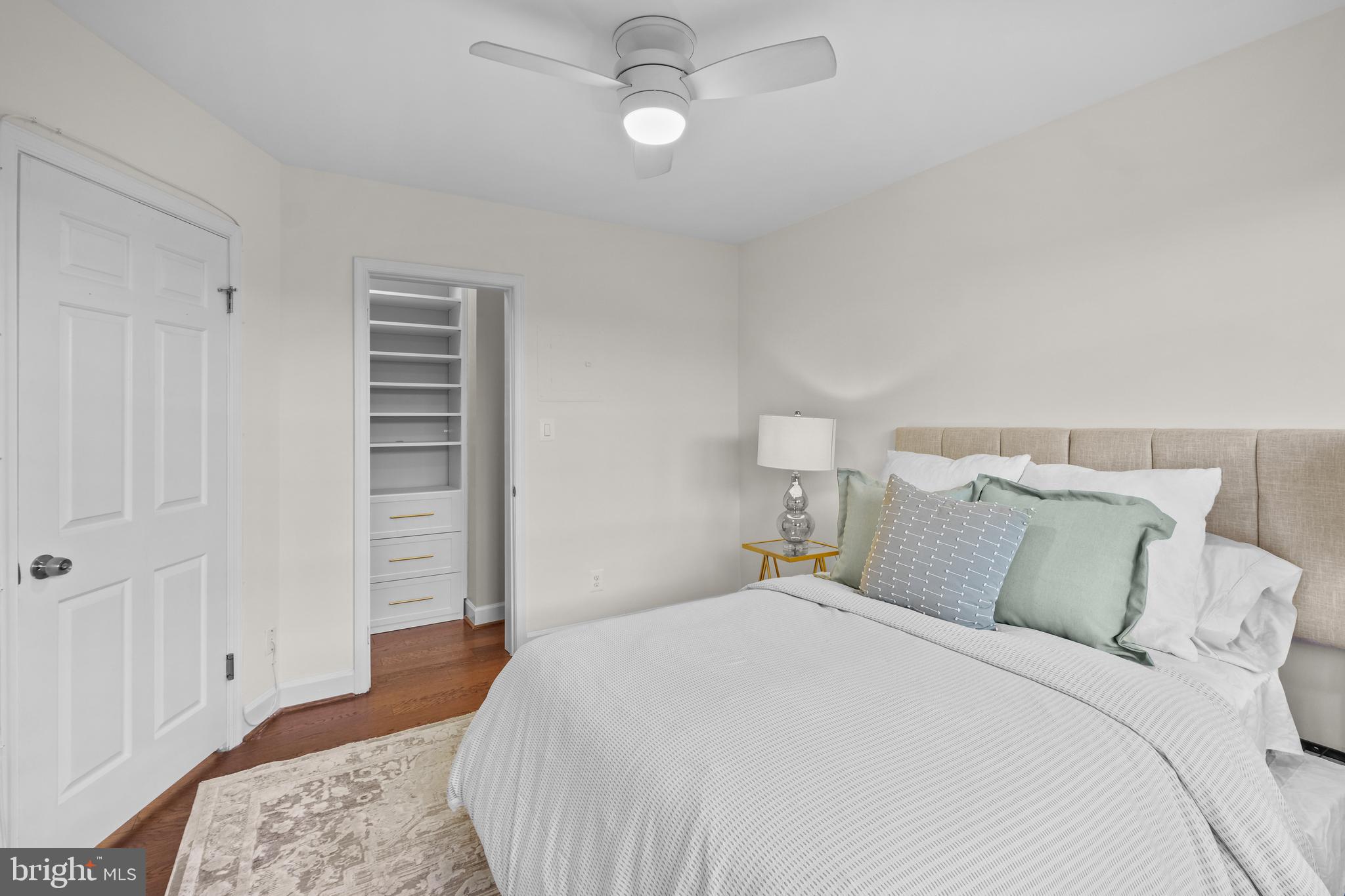 1209 N Pitt St #1b
