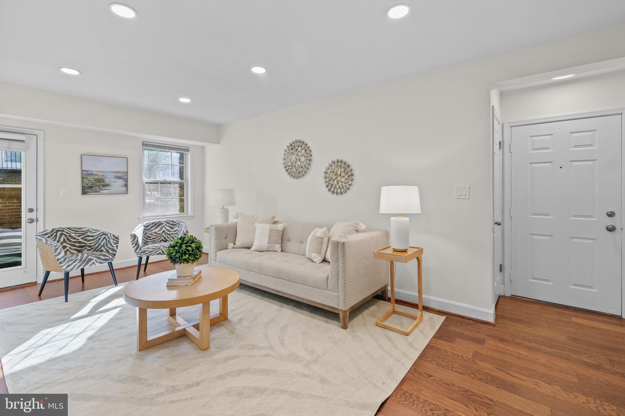 1209 N Pitt St #1b