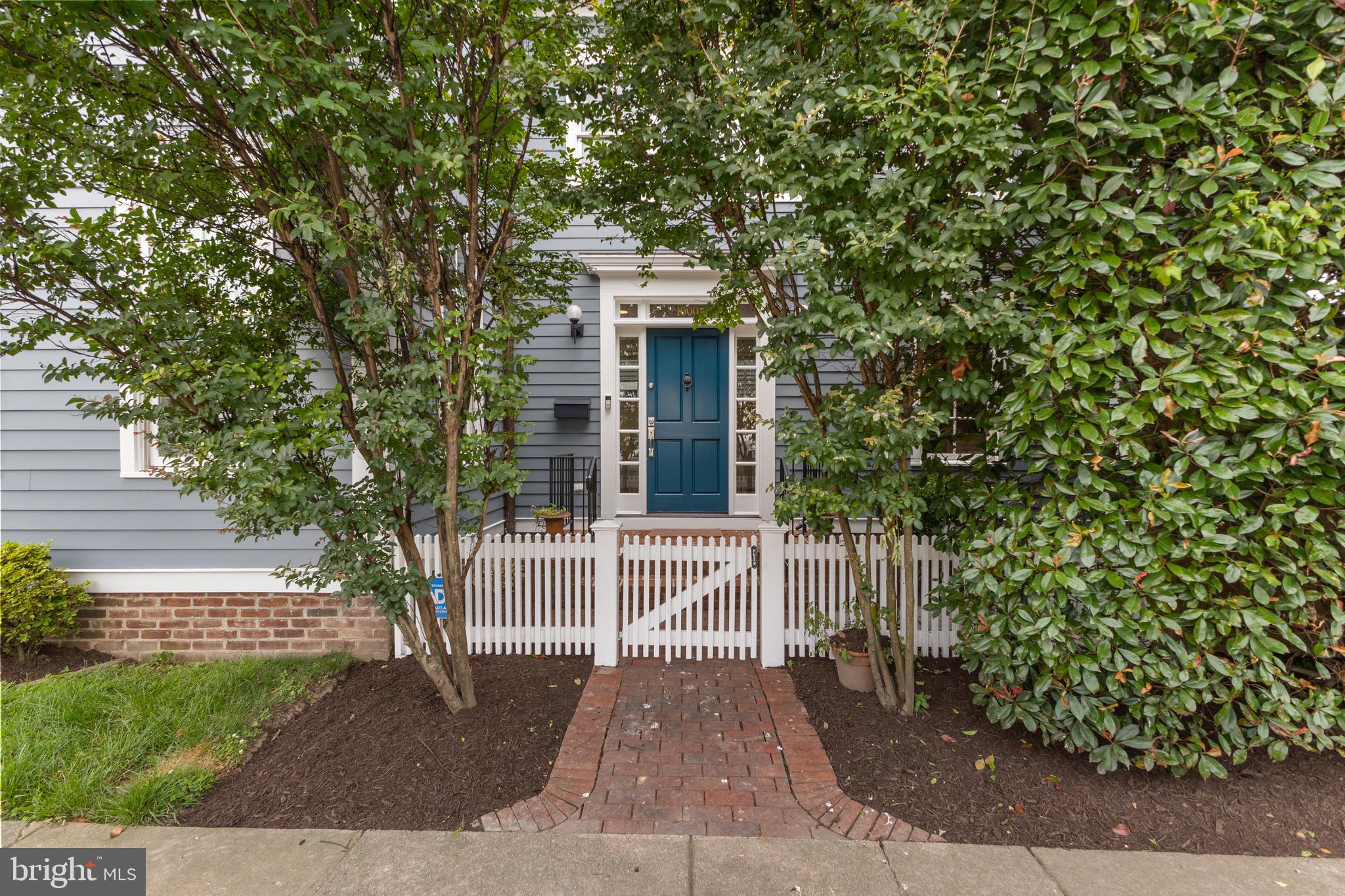 1000 Princess St