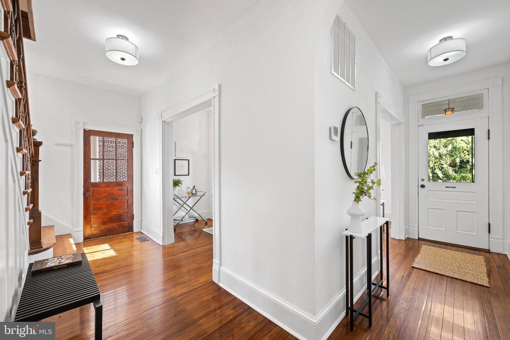 226 S Fairfax St