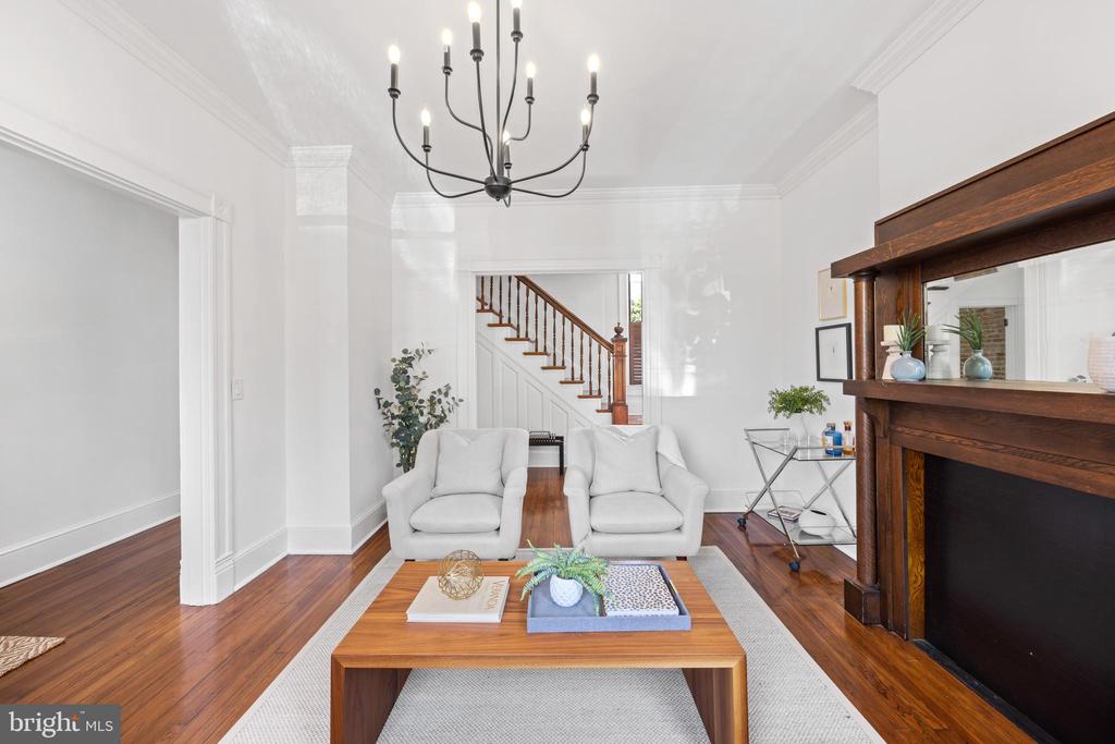 226 S Fairfax St
