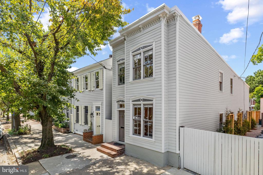320 N Alfred St