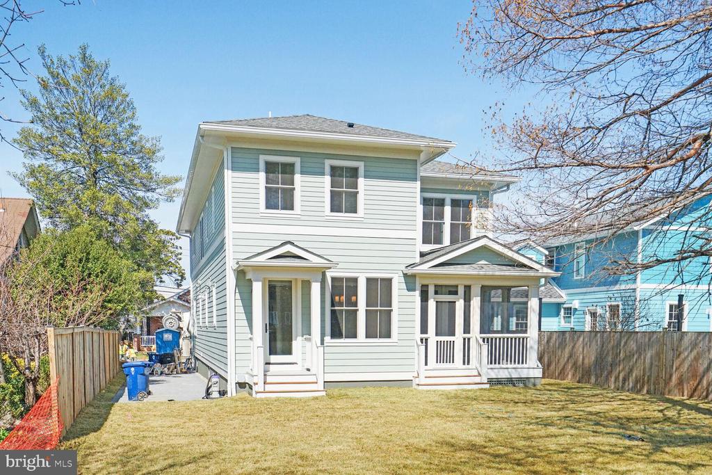 113 E Randolph Ave