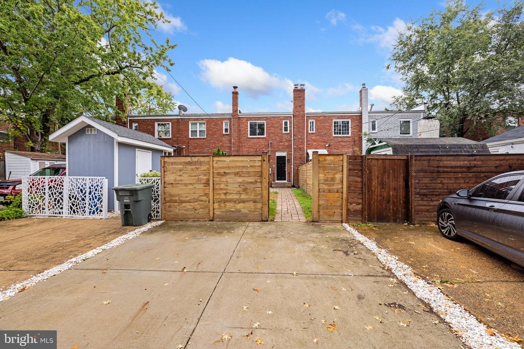 204 Wesmond Dr