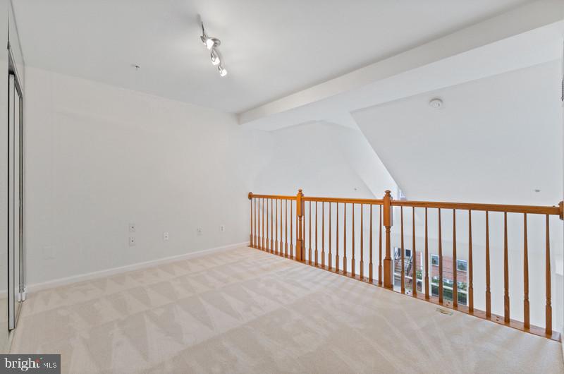 715 Norfolk Ln