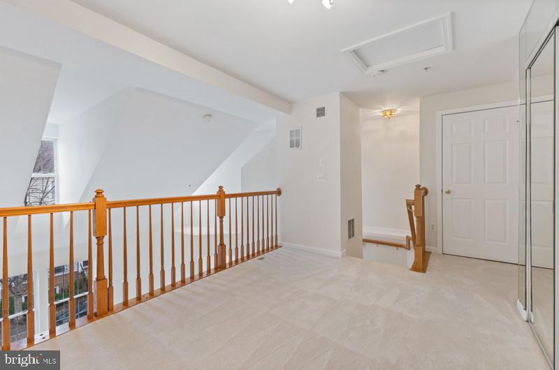 715 Norfolk Ln