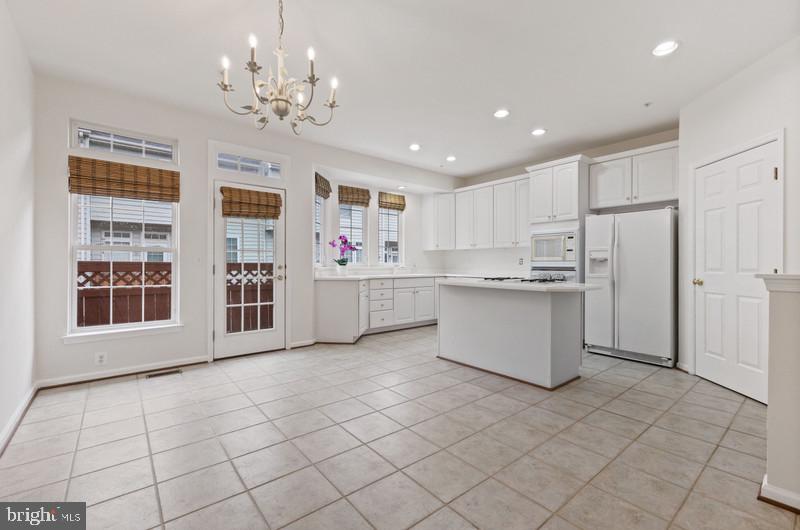 715 Norfolk Ln