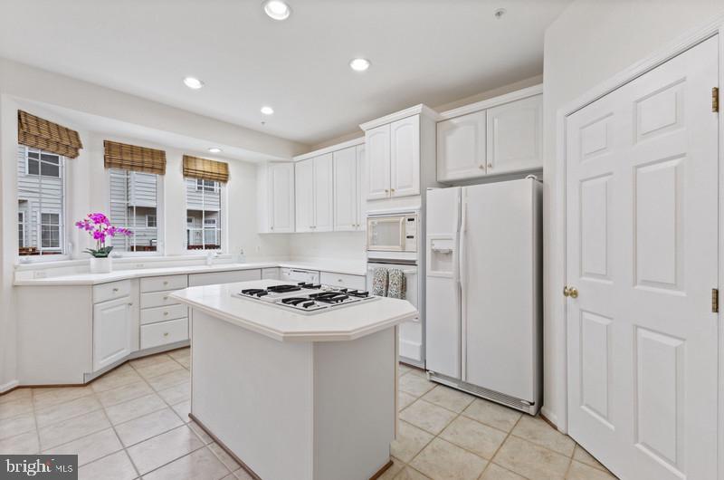715 Norfolk Ln