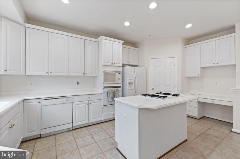 715 Norfolk Ln