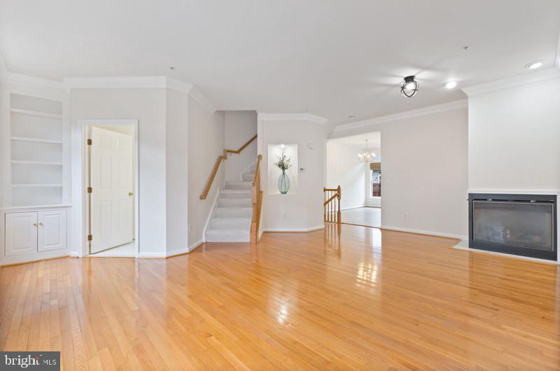 715 Norfolk Ln