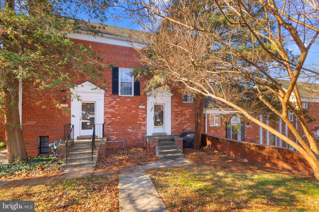3560 Martha Custis Dr