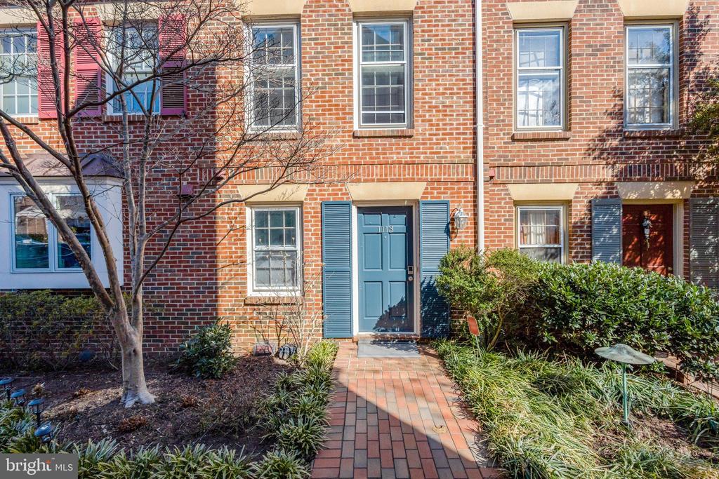 1113 Michigan Ct