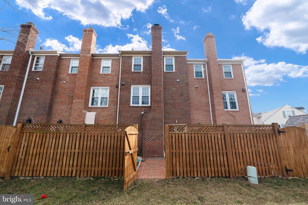 2731 Franklin Ct