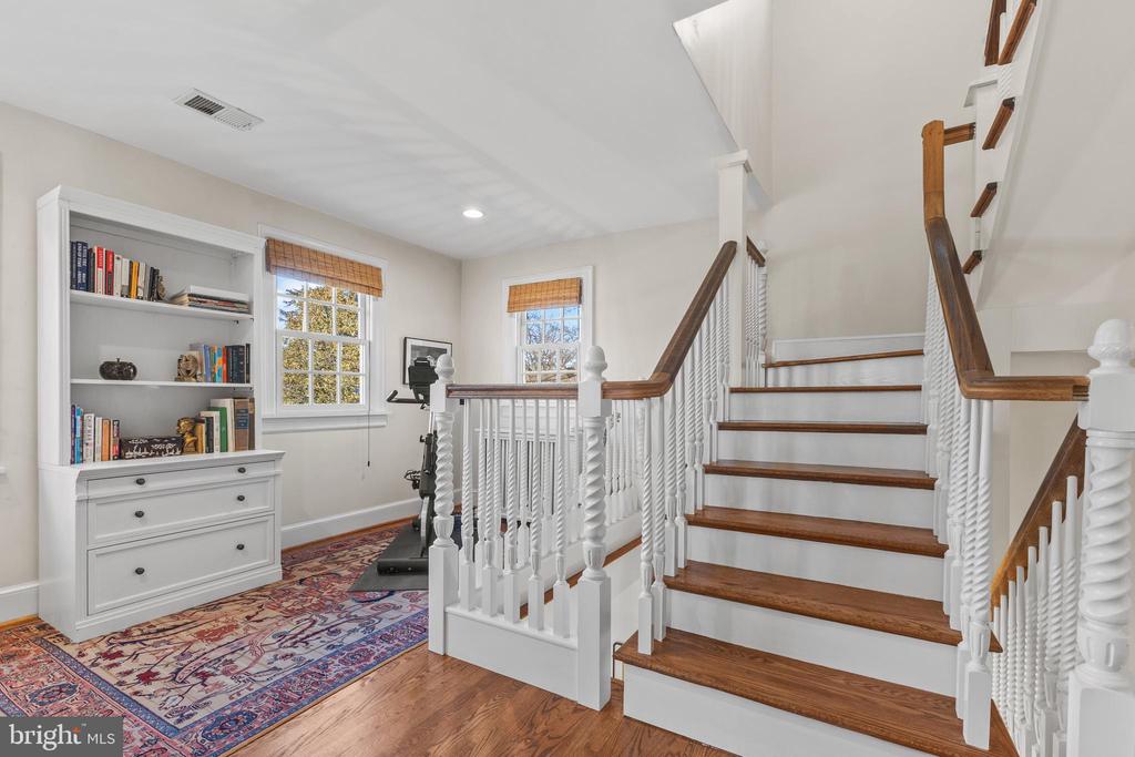 510 W Windsor Ave