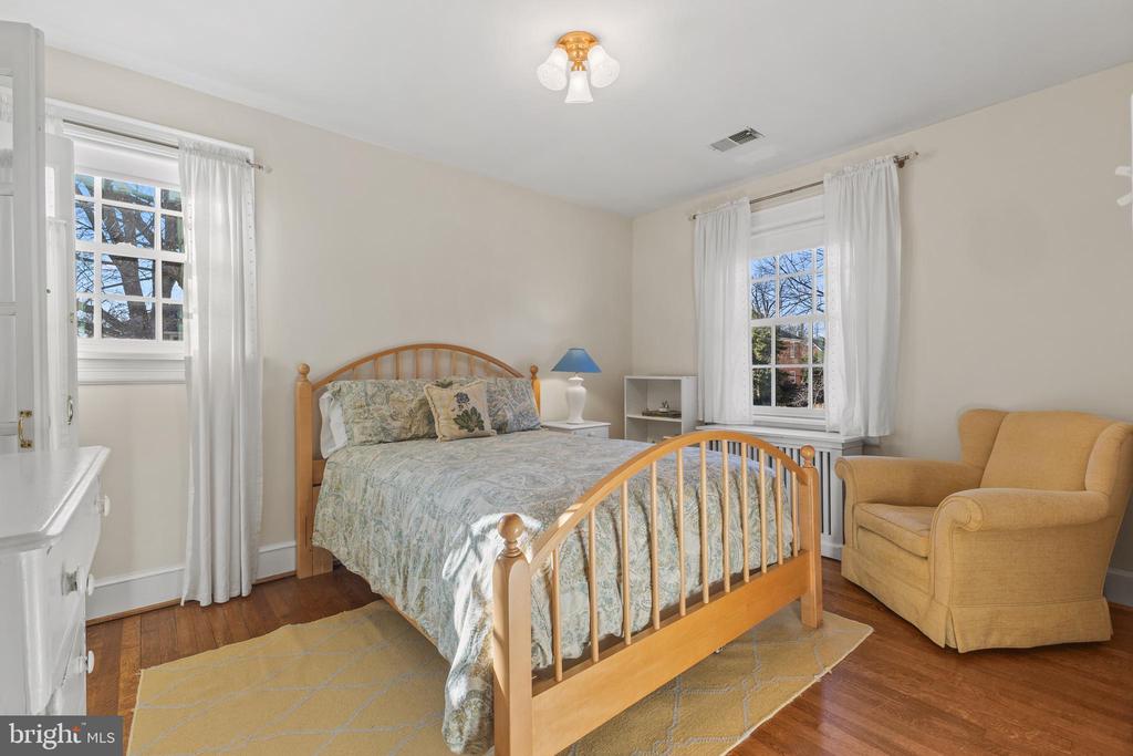 510 W Windsor Ave