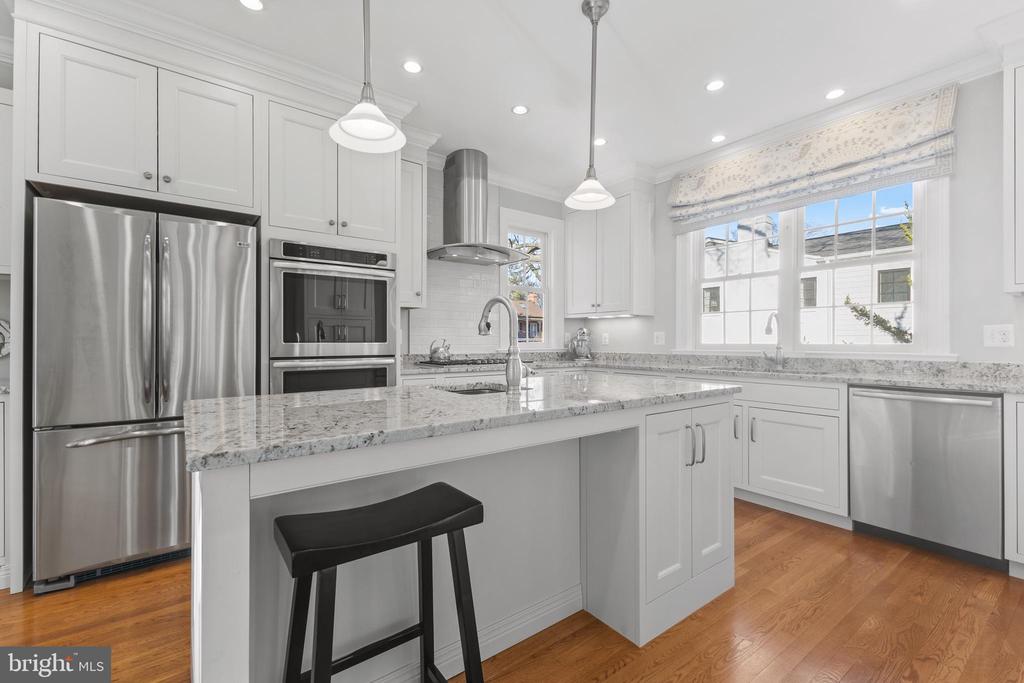 510 W Windsor Ave