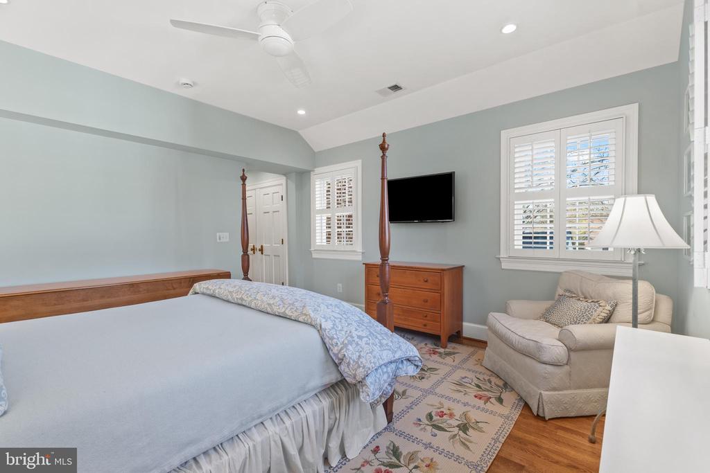 510 W Windsor Ave