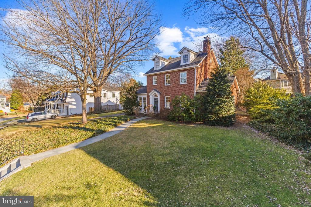 510 W Windsor Ave