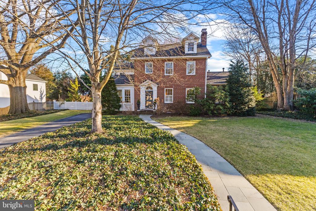 510 W Windsor Ave