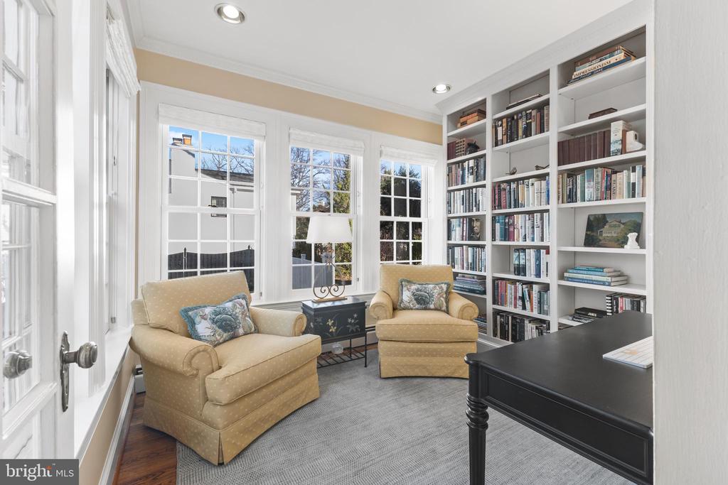510 W Windsor Ave