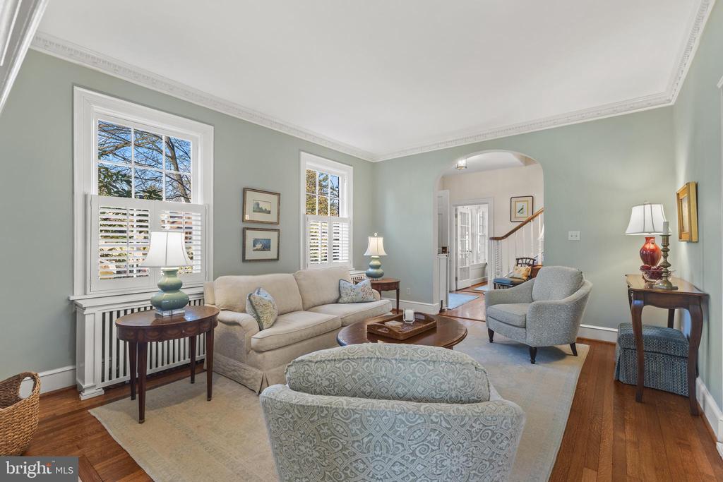 510 W Windsor Ave