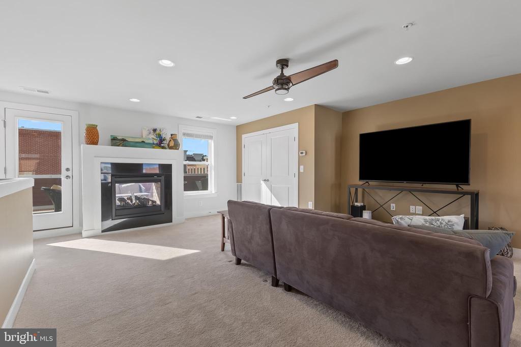701 E Howell Ave