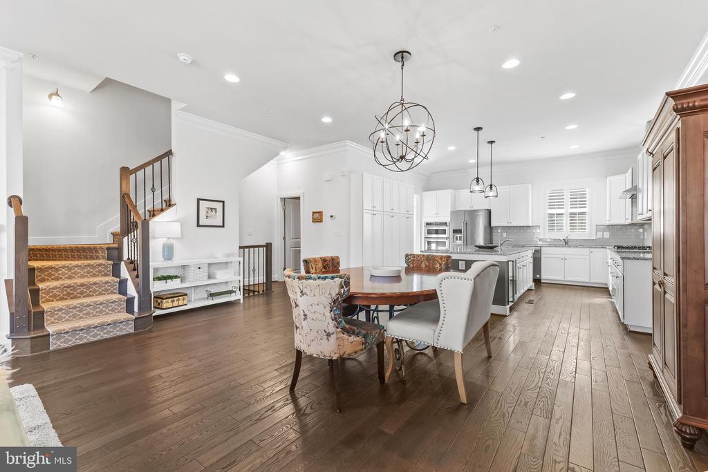 701 E Howell Ave