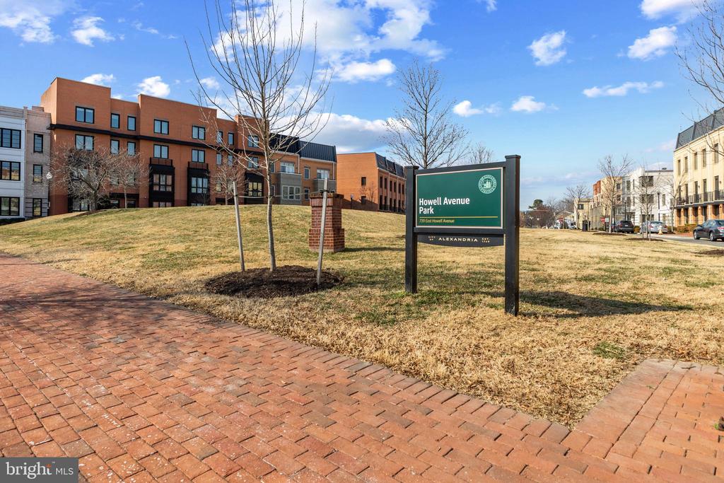 701 E Howell Ave