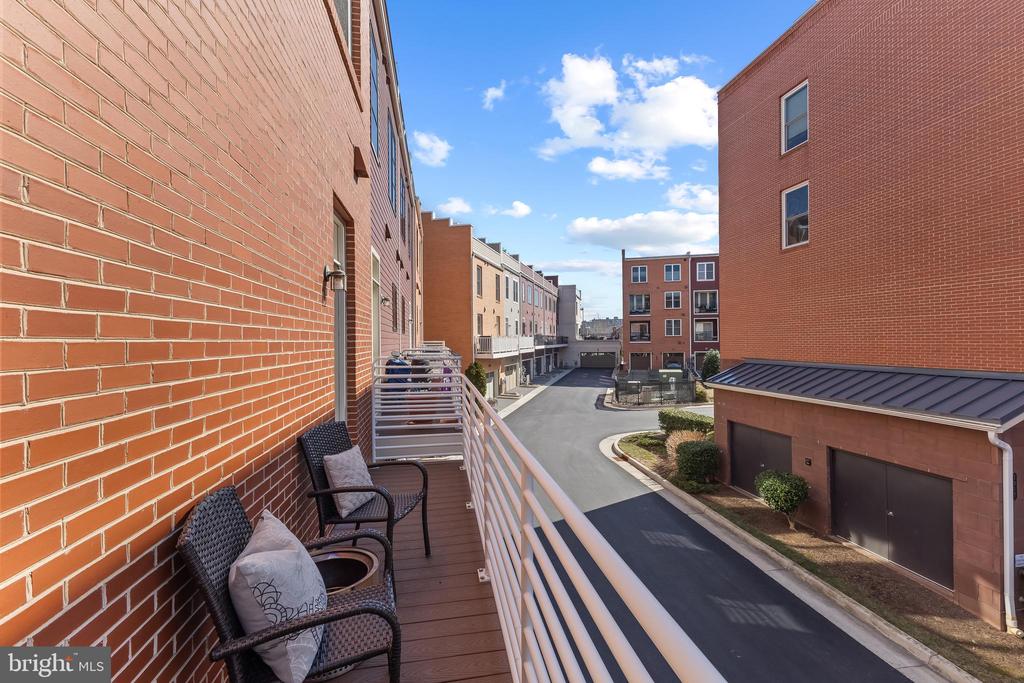 701 E Howell Ave