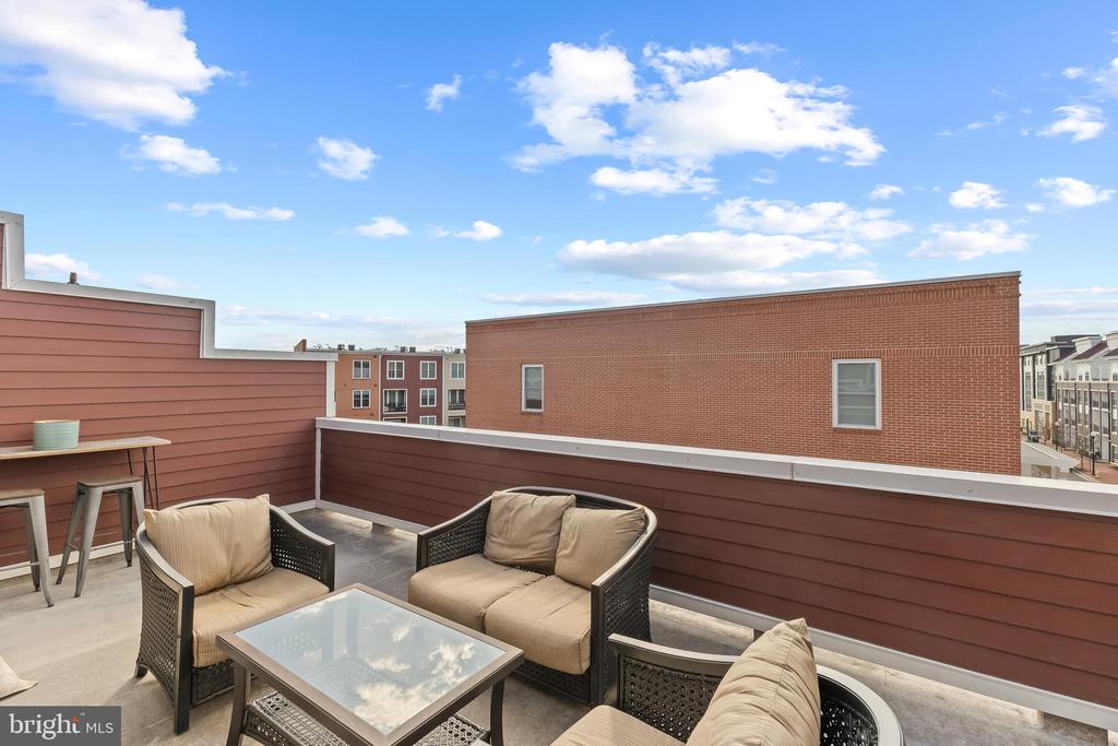 701 E Howell Ave