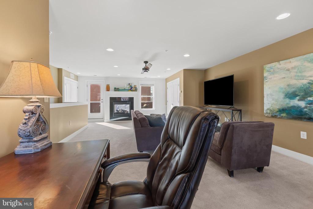701 E Howell Ave