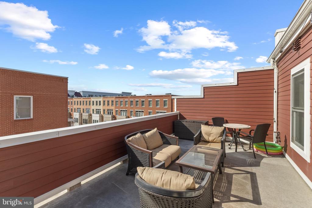 701 E Howell Ave