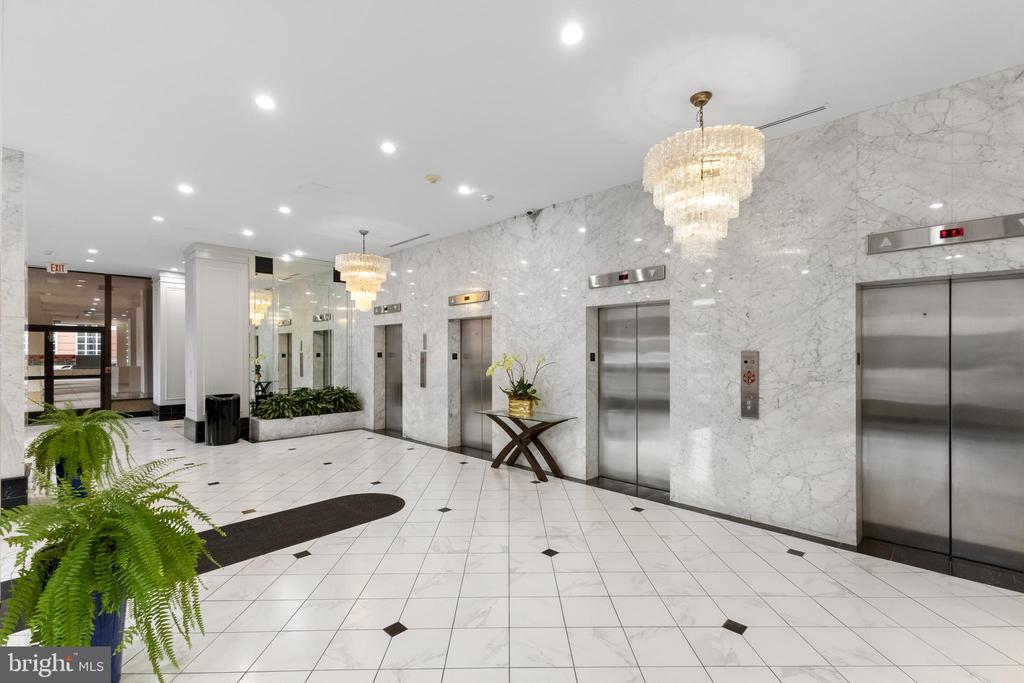 400 Madison St #1307