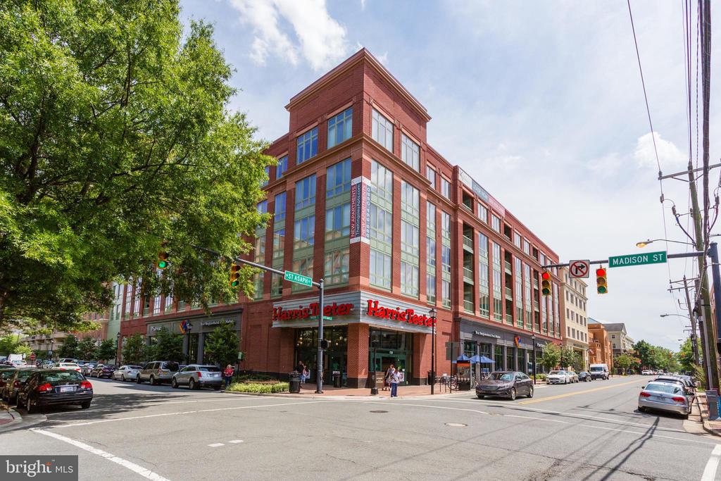 400 Madison St #1307