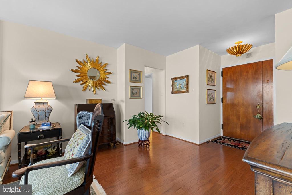 400 Madison St #1307