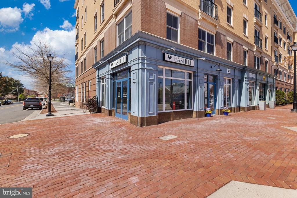 525 N Fayette St #302