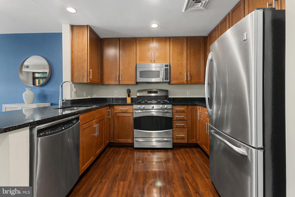 525 N Fayette St #302