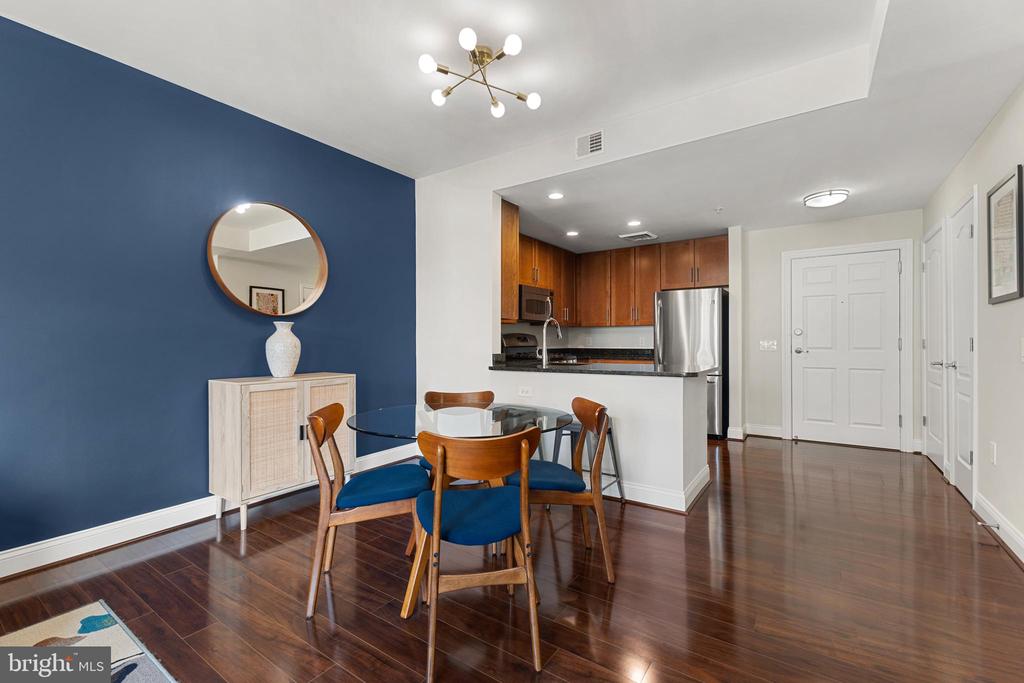 525 N Fayette St #302
