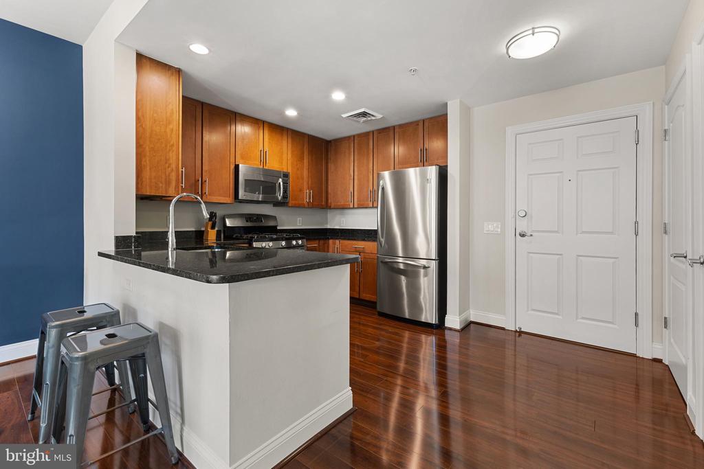 525 N Fayette St #302