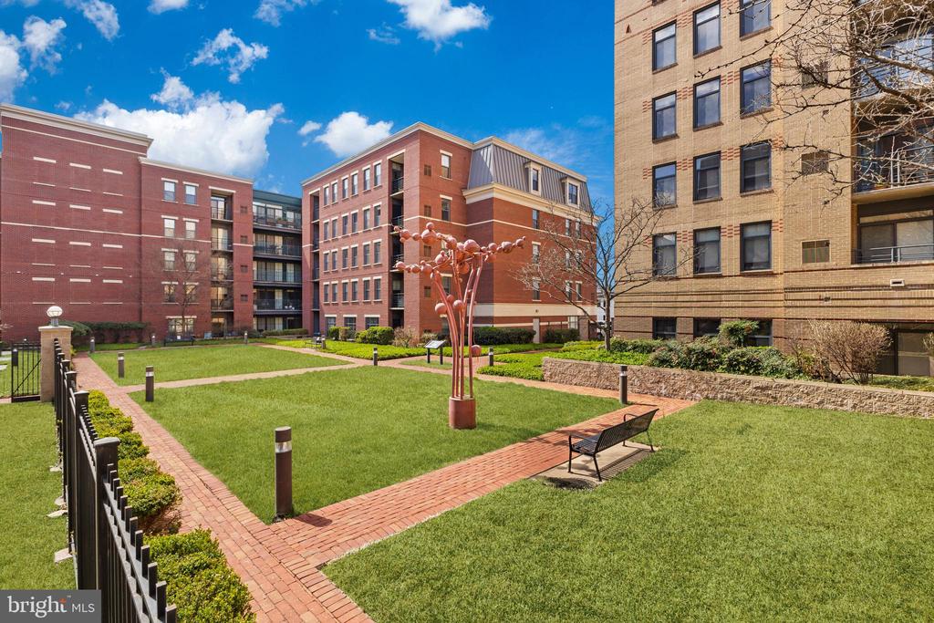 525 N Fayette St #302