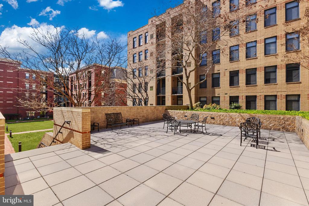 525 N Fayette St #302