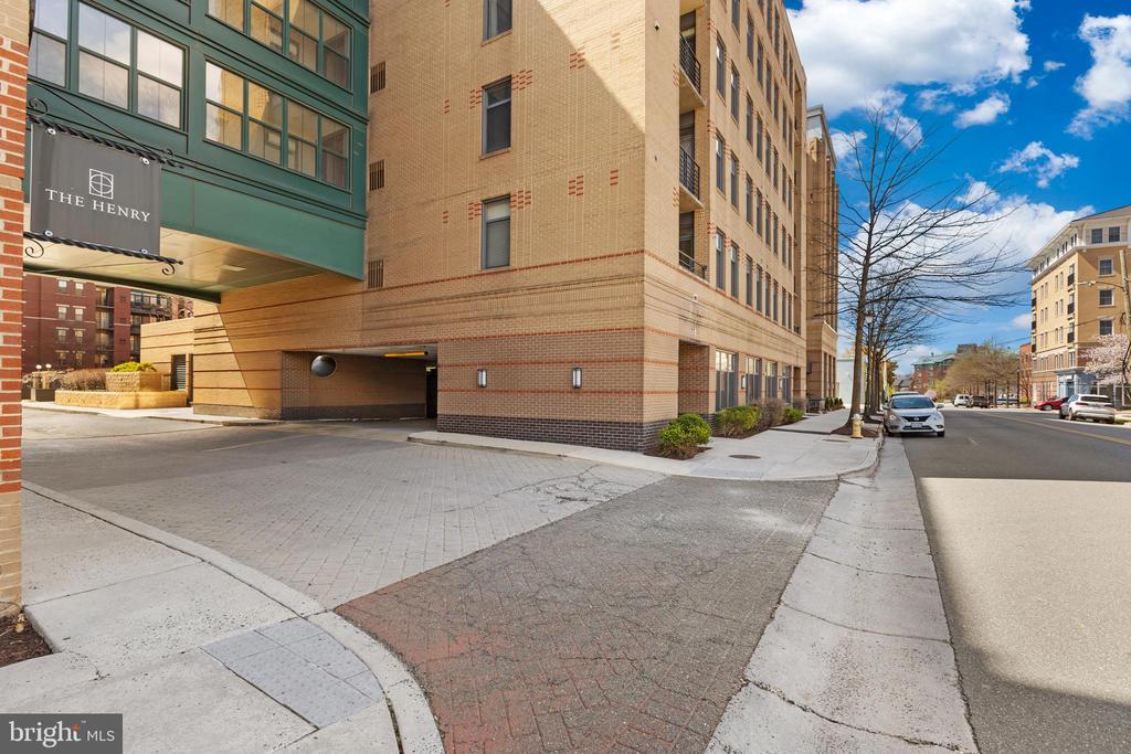 525 N Fayette St #302