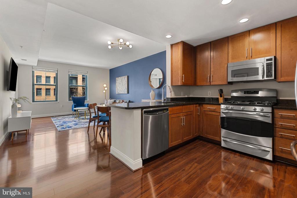 525 N Fayette St #302
