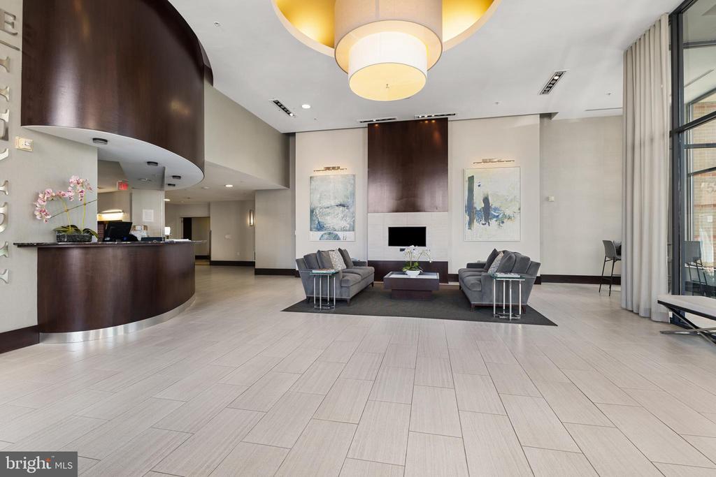 525 N Fayette St #302